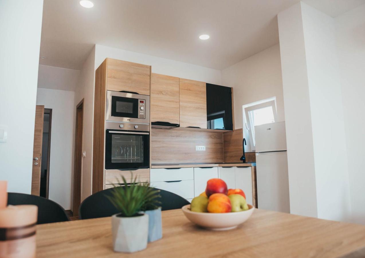Apartments Nina Брист Екстер'єр фото