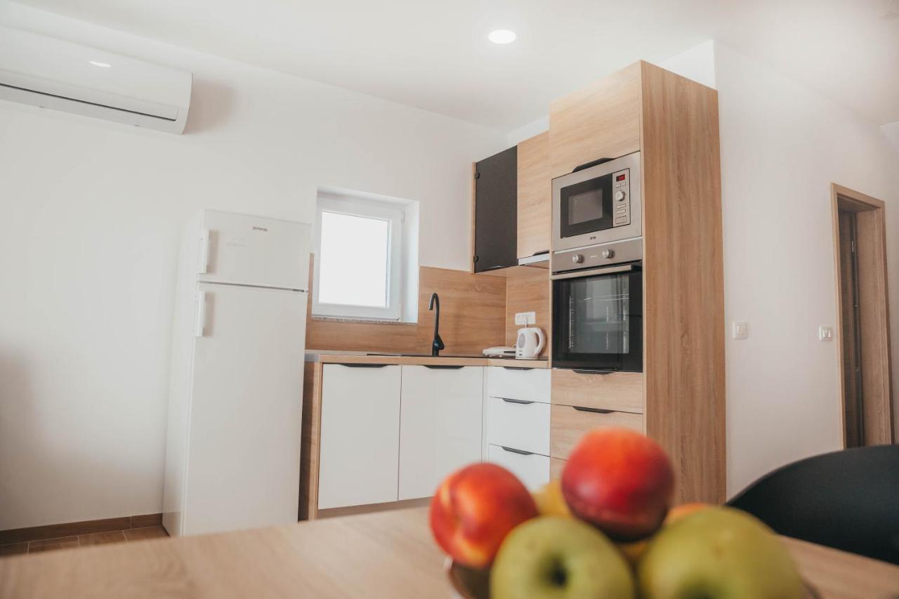 Apartments Nina Брист Екстер'єр фото